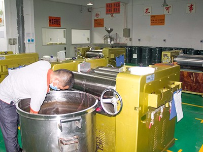 信友潤(rùn)滑淺析我國(guó)為什么強(qiáng)制食品生產(chǎn)企業(yè)采用食品級(jí)潤(rùn)滑脂